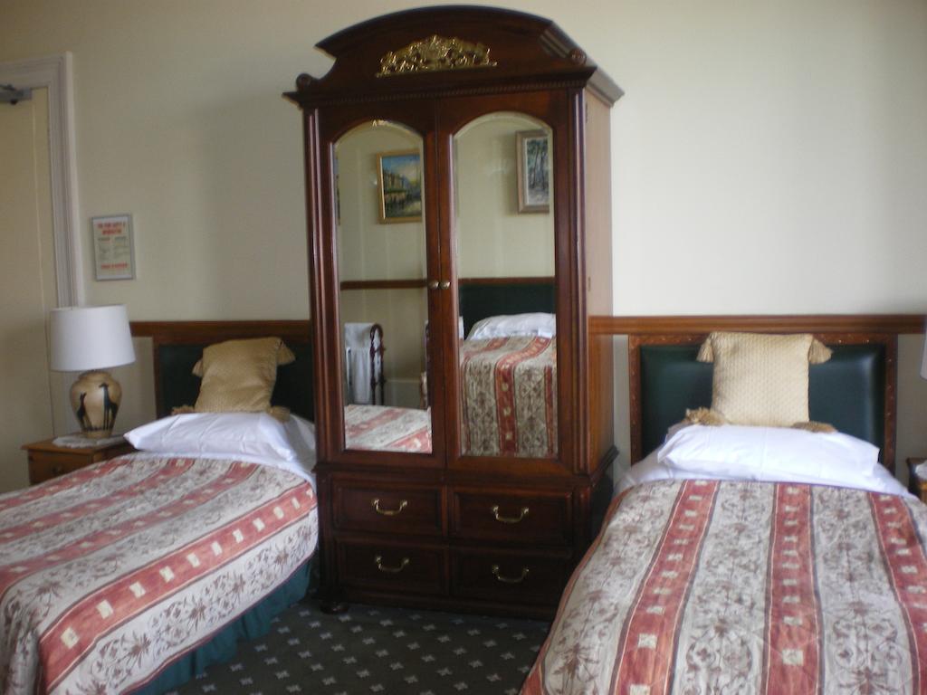 Langley Bank Guest House Ayr Esterno foto