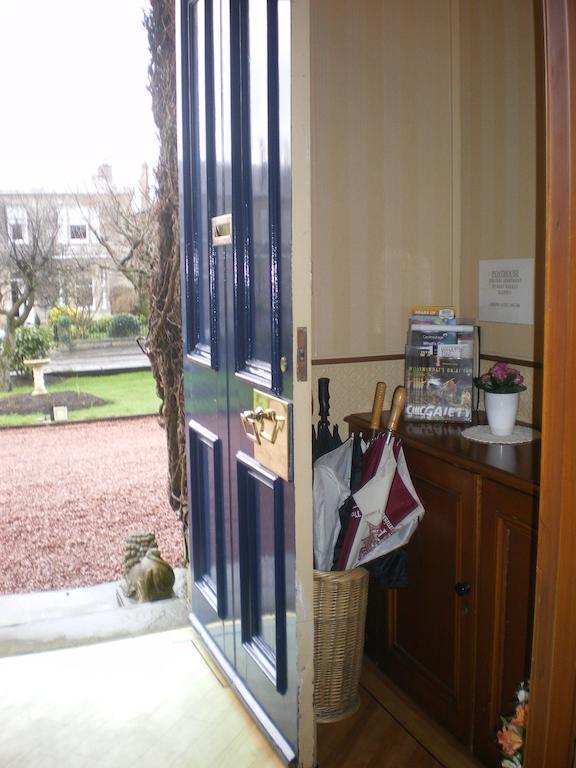 Langley Bank Guest House Ayr Esterno foto